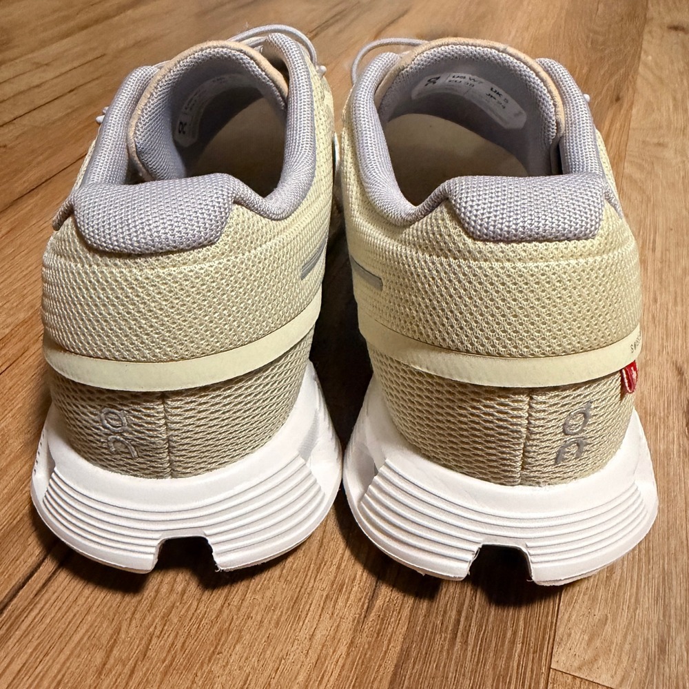 On Running Cloud 5 Womens Shoes Sand Hay 59.98154 Size 7
NEW! - Picture 7 of 8